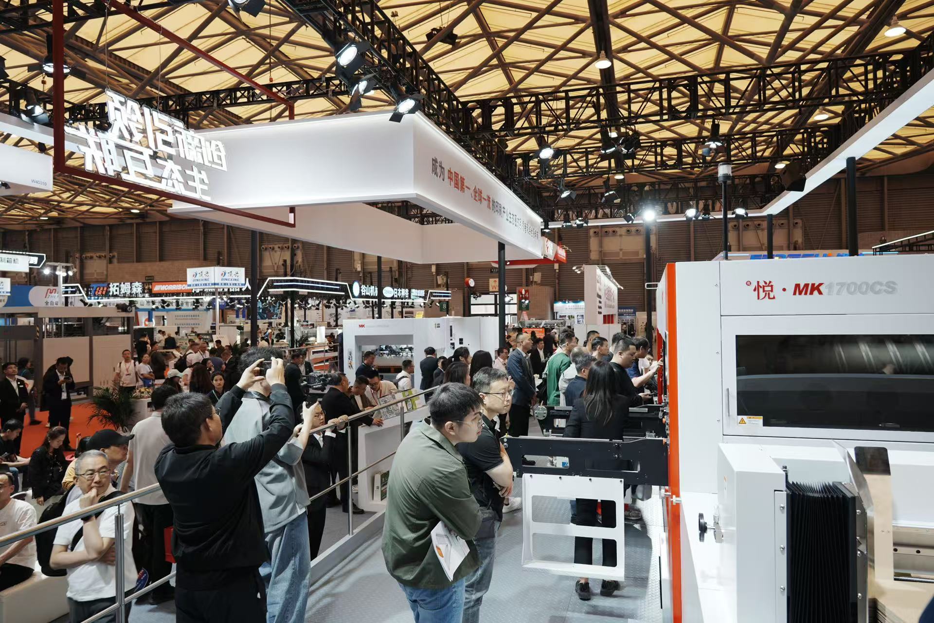 長(zhǎng)榮閃耀 WEPACK，大幅面模切機(jī)成為全球 “焦點(diǎn)”